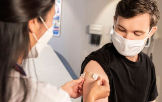 Campaña de vacunación contra la gripe y el COVID-19 - Novagés